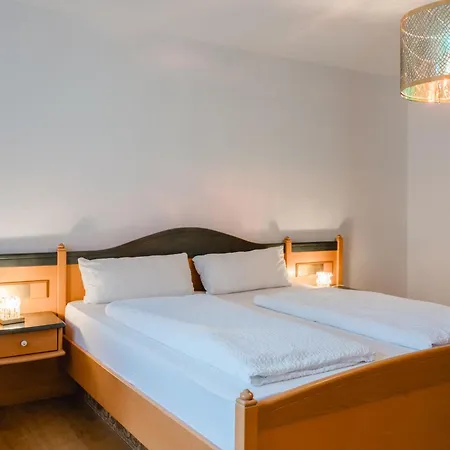 Jelen - Kaffee - Tee - Lichthof - 135 Qm * Kolbermoor