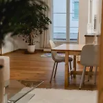 Jelen - Kaffee - Tee - Lichthof - 135 Qm * Kolbermoor
