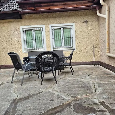 Jelen Apartment *